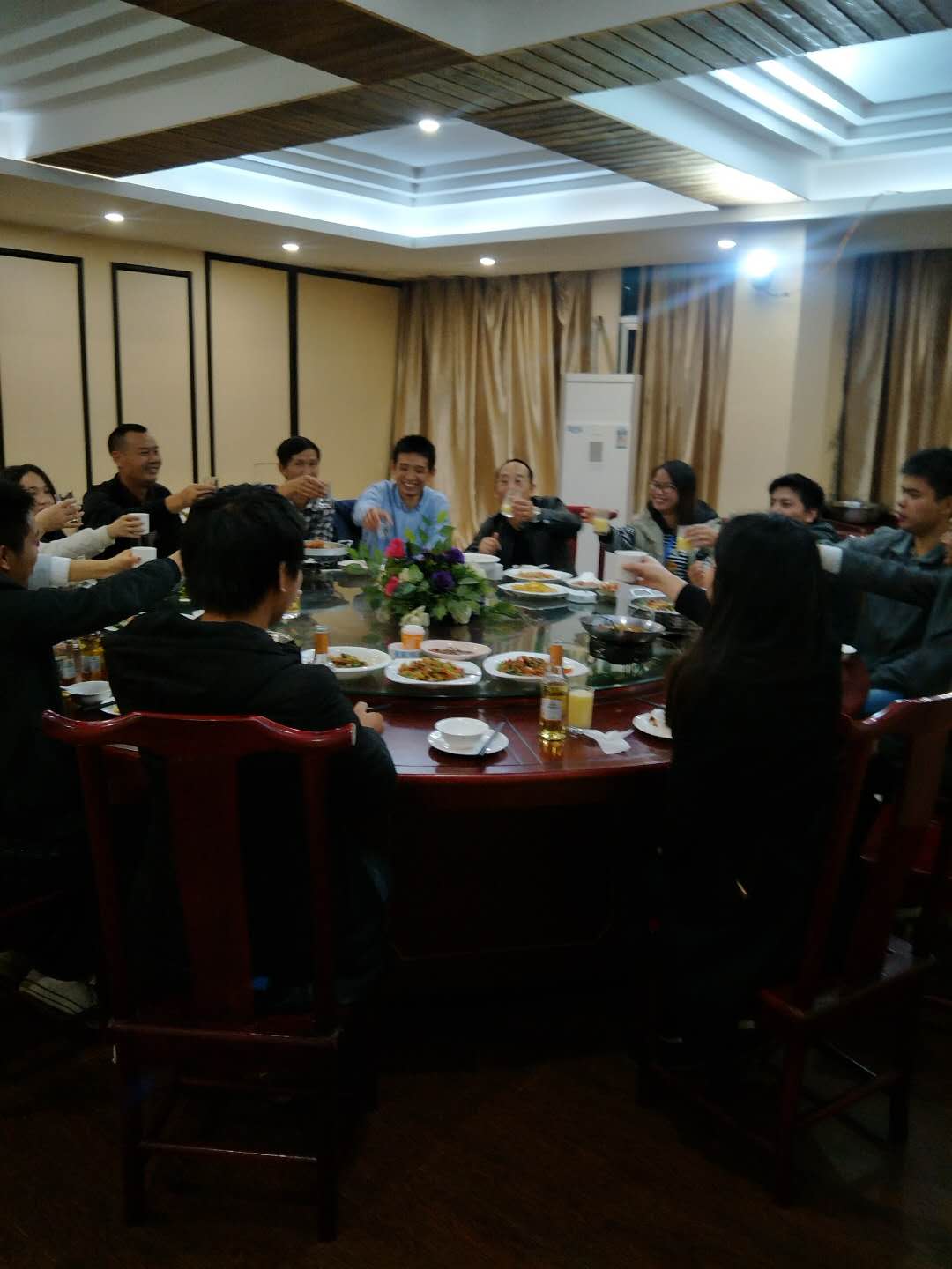 南昌市俊源科技员工聚餐活动报道